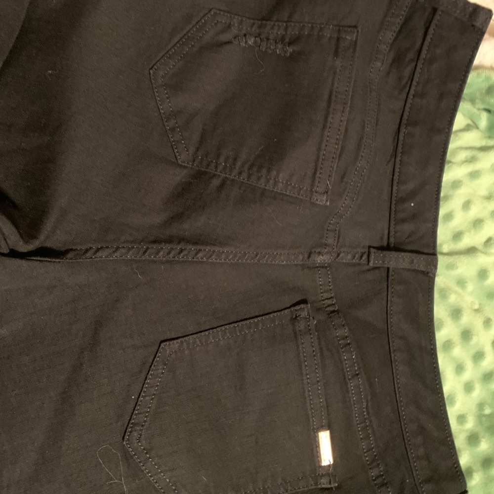 Black distressed shorts - Picture 4 of 4